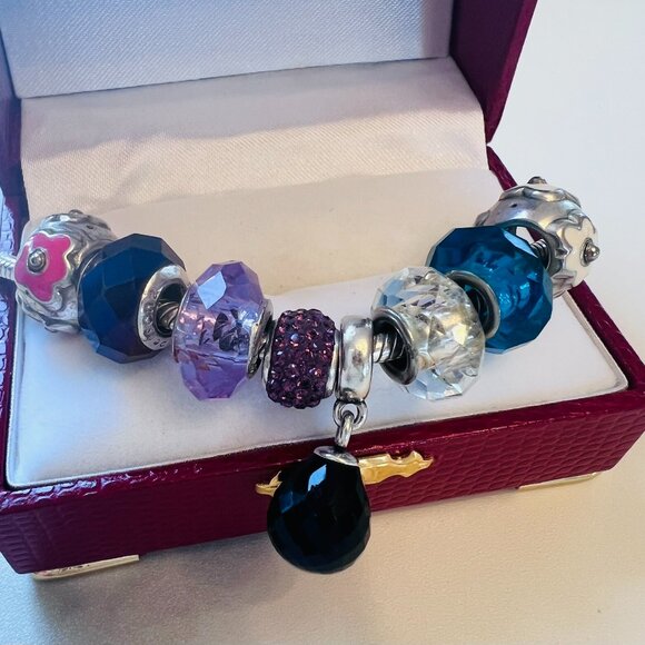 Set of Eight Assorted Bracelet Charms - some Hallmarked .925 - Picture 2 of 10